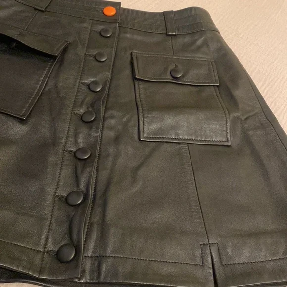 VEDA Black Leather Button-Up Mini Skirt. Size S-M - Picture 8 of 8